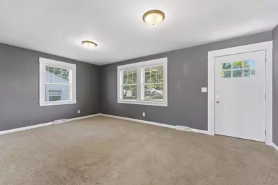 2210 N Fairmount Street, Davenport, IA 52804 - Photo 7