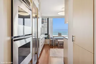 1555 N Astor St, Chicago, IL 60610 - Photo 15