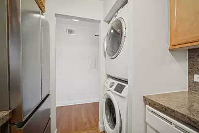 675 Grove Terrace #208, Elk Grove Village, IL 60007 - Photo 9