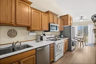 3805 S Pointe Dr, Dekalb, IL 60115 - Photo 13