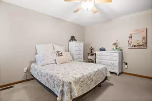 3805 S Pointe Dr, Dekalb, IL 60115 - Photo 19