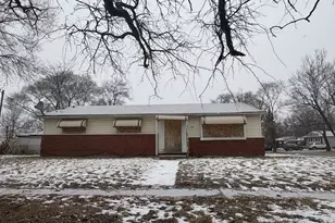 810 E 11th St, Ford Heights, IL 60411 - Photo 1