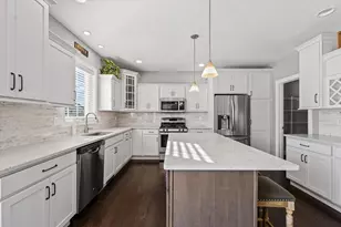 701 Country Ridge Dr, Mahomet, IL 61853 - Photo 9