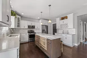 701 Country Ridge Dr, Mahomet, IL 61853 - Photo 7