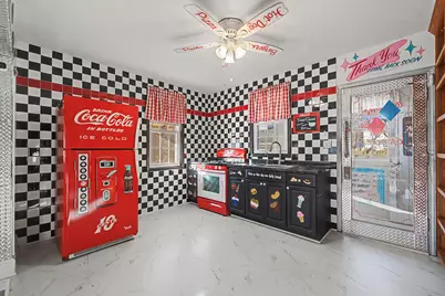 880 Bemis Road, Glen Ellyn, IL 60137 - Photo 13