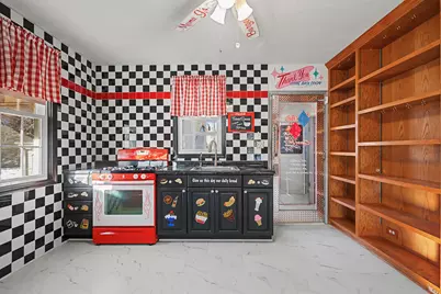 880 Bemis Road, Glen Ellyn, IL 60137 - Photo 9