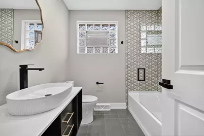 2601 W 98th Place, Evergreen Park, IL 60805 - Photo 9