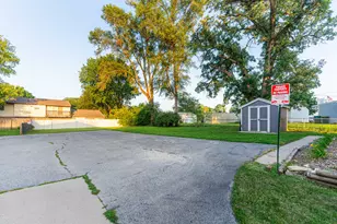 120 Sabin St, Sycamore, IL 60178 - Photo 25