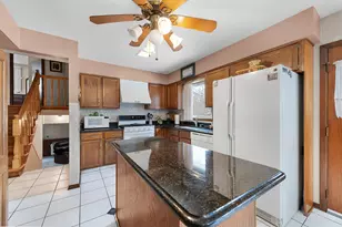 1306 W Byron Ave, Addison, IL 60101 - Photo 21