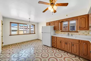 772 Memorial Dr, Calumet City, IL 60409 - Photo 9