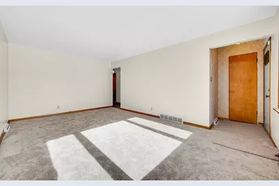 772 Memorial Drive, Calumet City, IL 60409 - Photo 5