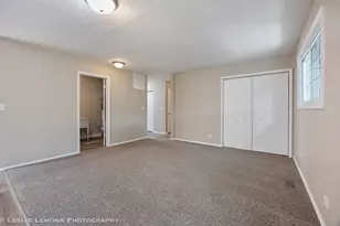 1053 S Finley Rd, Lombard, IL 60148 - Photo 11