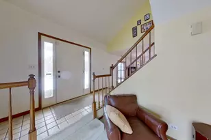 2S705 Timber Dr, Warrenville, IL 60555 - Photo 3