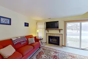 2S705 Timber Dr, Warrenville, IL 60555 - Photo 9