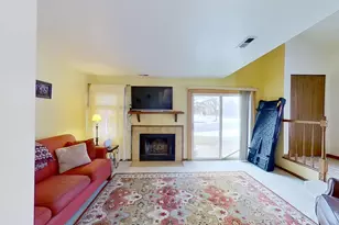 2S705 Timber Dr, Warrenville, IL 60555 - Photo 7