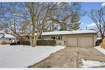 605 S James Street, Champaign, IL 61821 - Photo 3