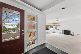 605 S James St, Champaign, IL 61821 - Photo 5