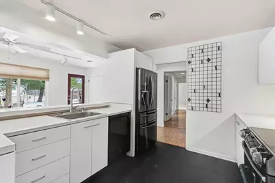 605 S James Street, Champaign, IL 61821 - Photo 13