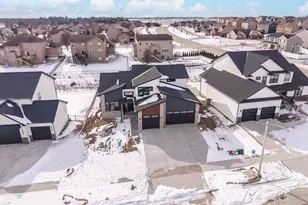 5303 Finlen Ln, Bloomington, IL 61705 - Photo 57