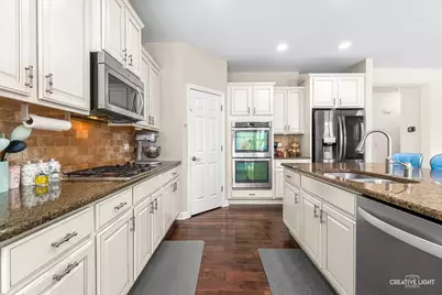 200 Redding Court, Oswego, IL 60543 - Photo 9