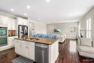 200 Redding Ct, Oswego, IL 60543 - Photo 5