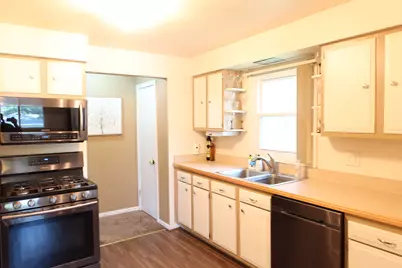 [Address not provided], La Grange, IL 60525 - Photo 5