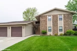 5850 Fresno Ct, Hanover Park, IL 60133 - Photo 1