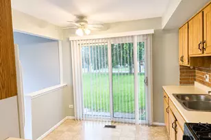 5850 Fresno Ct, Hanover Park, IL 60133 - Photo 7
