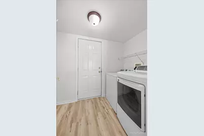 [Address not provided], Crystal Lake, IL 60012 - Photo 17