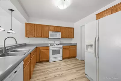 [Address not provided], Crystal Lake, IL 60012 - Photo 7