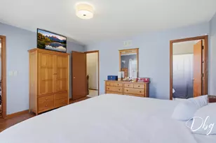 7 E Dahlia Ln, Round Lake Beach, IL 60073 - Photo 31