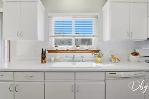 7 E Dahlia Ln, Round Lake Beach, IL 60073 - Photo 15