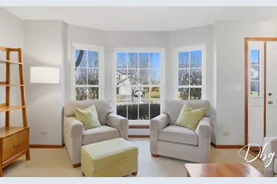 7 E Dahlia Lane, Round Lake Beach, IL 60073 - Photo 5