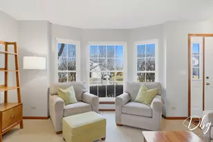 7 E Dahlia Ln, Round Lake Beach, IL 60073 - Photo 5