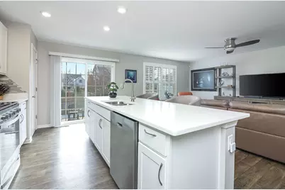 2084 Canyon Creek Court, Aurora, IL 60503 - Photo 7