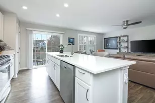 2084 Canyon Creek Ct, Aurora, IL 60503 - Photo 7