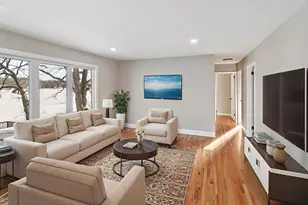 3312 W Lake Shore Dr, Wonder Lake, IL 60097 - Photo 9