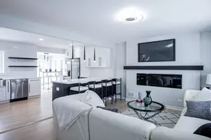 210 N Russel St, Mount Prospect, IL 60056 - Photo 5