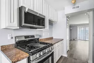 1995 Tall Oaks Dr, Aurora, IL 60505 - Photo 9