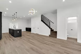 843 N Lorel Ave, Chicago, IL 60651 - Photo 13