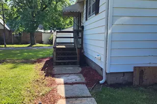 1300 W Madison St, Herrin, IL 62948 - Photo 3