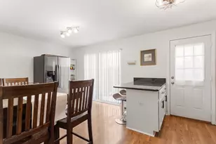 200 Linn Ct, North Aurora, IL 60542 - Photo 7