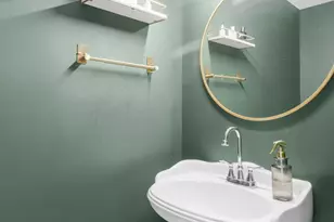 200 Linn Ct, North Aurora, IL 60542 - Photo 9