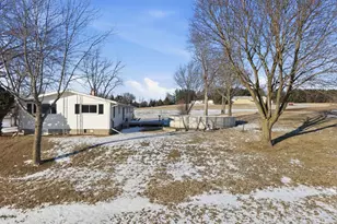 9807 N Leaf River Rd, Leaf River, IL 61047 - Photo 31