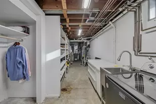 21W051 Woodview Dr, Itasca, IL 60143 - Photo 25