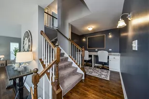 570 Amy Ln, Wheaton, IL 60187 - Photo 15