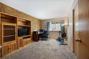 2284 Scott Ln, Aurora, IL 60502 - Photo 13