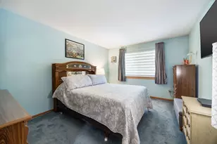 2284 Scott Ln, Aurora, IL 60502 - Photo 9