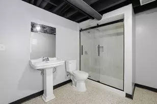 10451 S Hoxie Ave, Chicago, IL 60617 - Photo 25