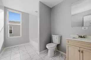 10451 S Hoxie Ave, Chicago, IL 60617 - Photo 19